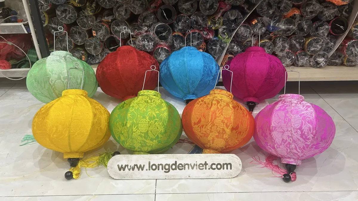 Round garlic-shaped Hoi An silk lanterns in eight mulberry-silk colours