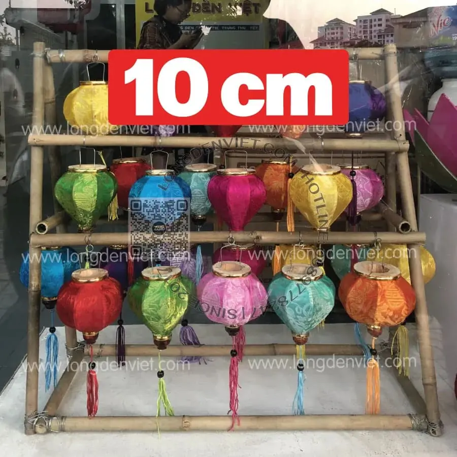 Bộ 10 cái đèn tre vải lụa kiểu tròn tỏi 10cm đủ màu Bộ 10 cái đèn tre vải lụa kiểu tròn tỏi 10cm đủ màu — đèn lồng thủ công Việt Nam | LongDenViet