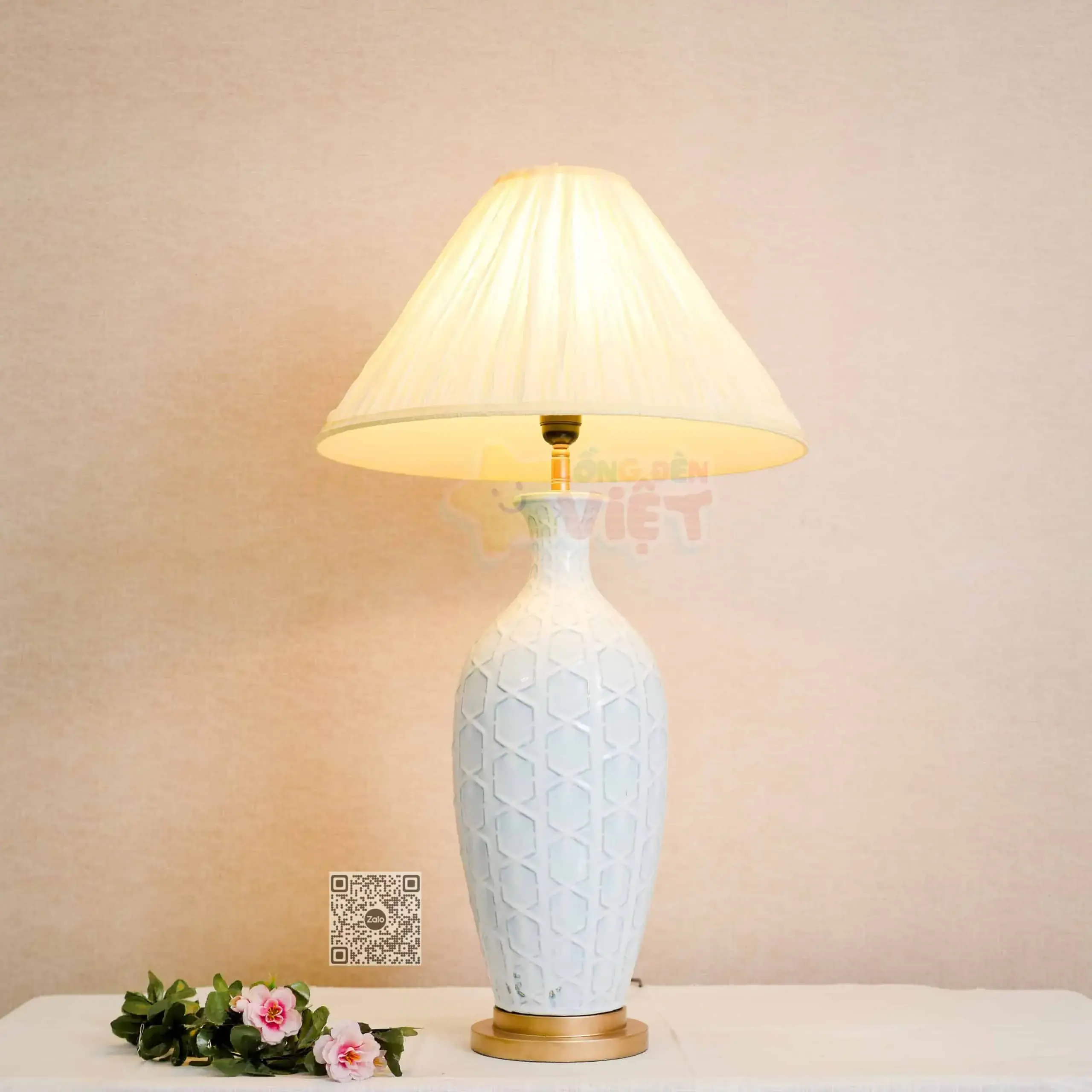 Đèn bàn trang trí 81922 Đèn bàn trang trí 81922 — đèn bàn trang trí Việt Nam | LongDenViet