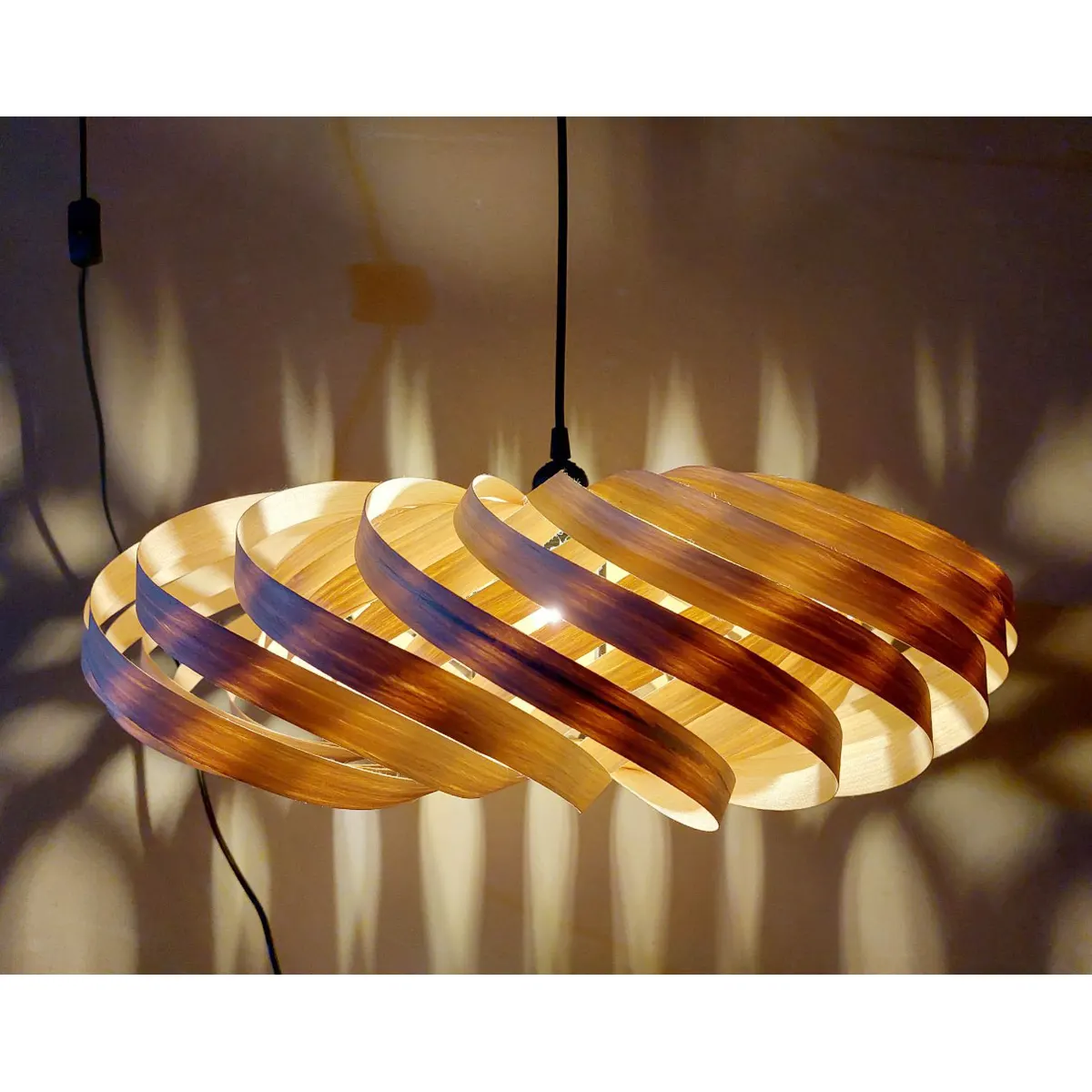 Đèn Thả Gỗ Xoắn Đĩa Tornado Phòng Khách Đèn Thả Gỗ Xoắn Đĩa Tornado Phòng Khách — đèn thả trần Việt Nam | LongDenViet