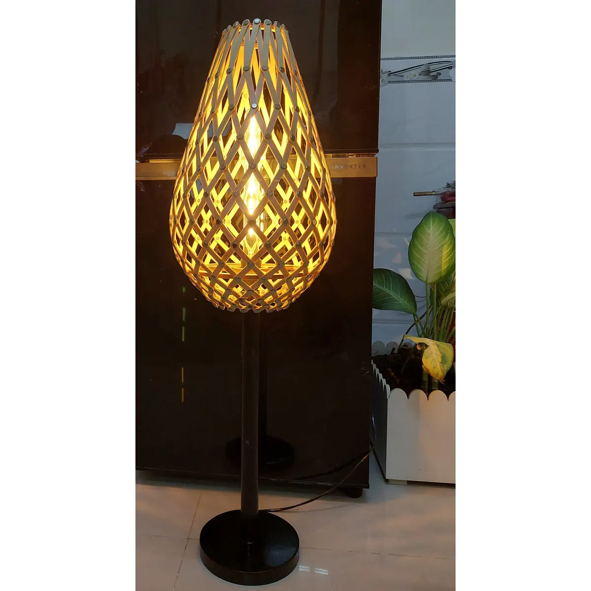 Đèn Cây Gỗ Lưới Đan Giọt Nước Phòng Khách Đèn Cây Gỗ Lưới Đan Giọt Nước Phòng Khách — đèn lồng gỗ Việt Nam | LongDenViet