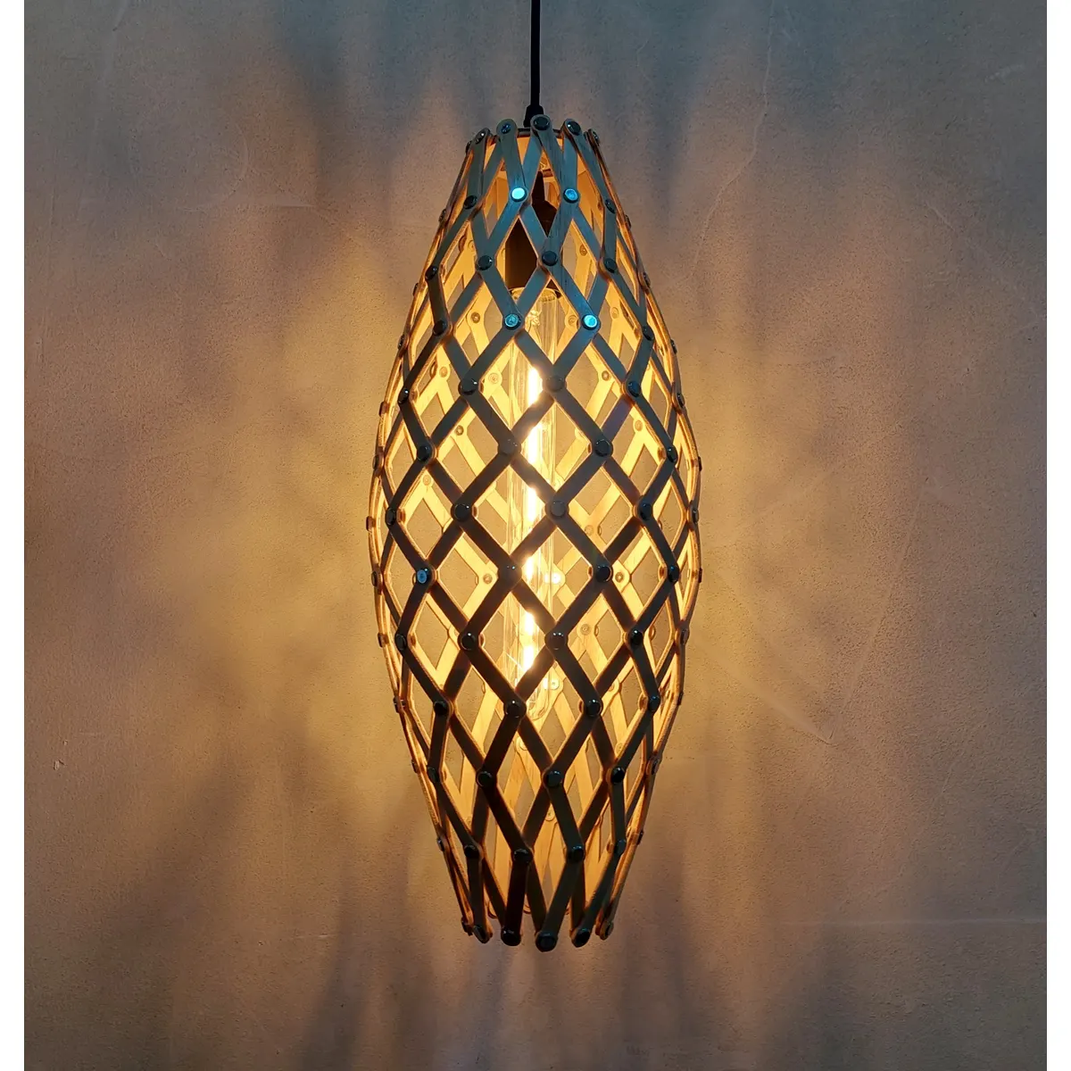 Đèn Thả Gỗ Lưới Thon Dài Trang Trí Nhà Hàng Đèn Thả Gỗ Lưới Thon Dài Trang Trí Nhà Hàng — đèn thả trần Việt Nam | LongDenViet