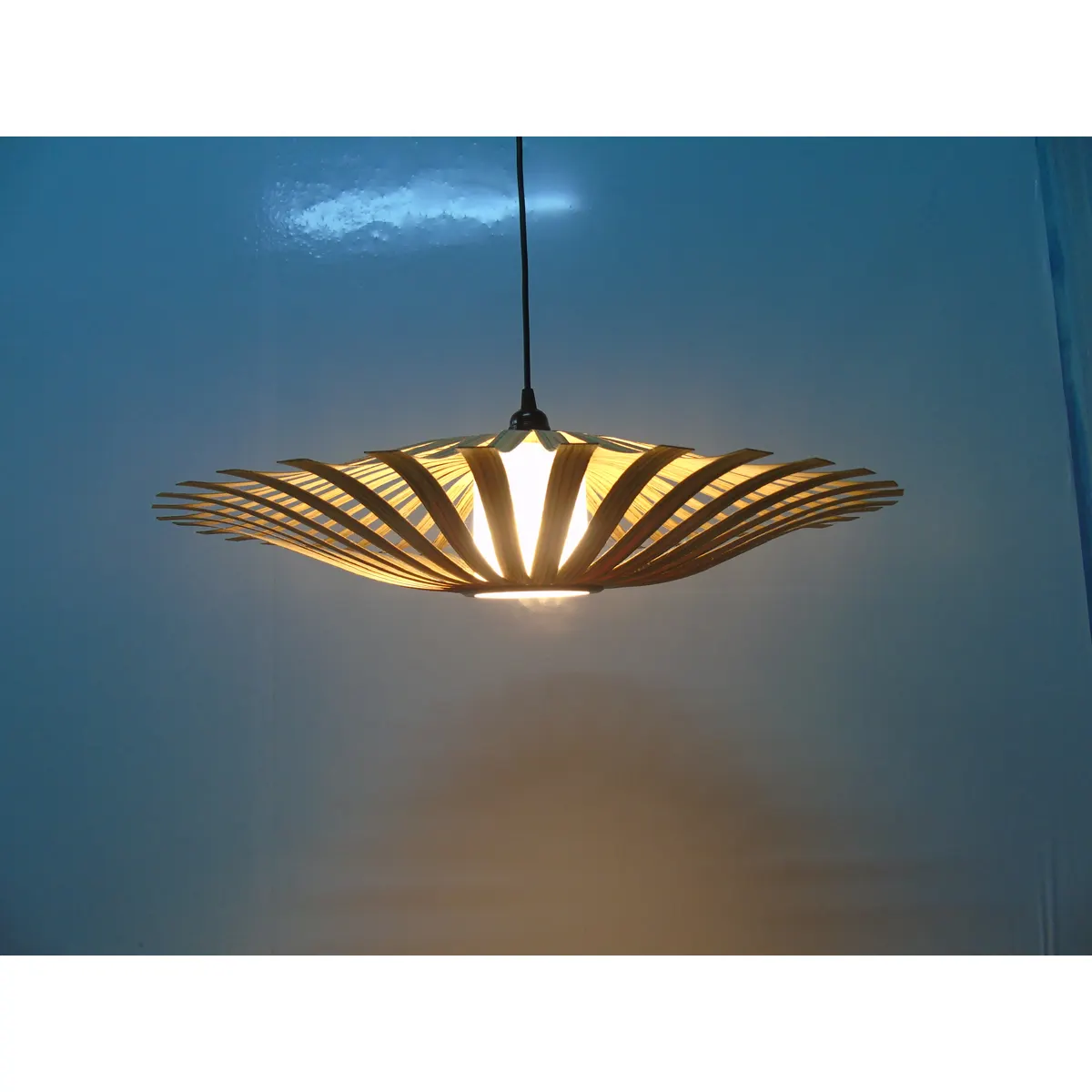 Đèn Thả Gỗ Cánh Quạt Dẹt Trang Trí Đèn Thả Gỗ Cánh Quạt Dẹt Trang Trí — đèn thả trần Việt Nam | LongDenViet