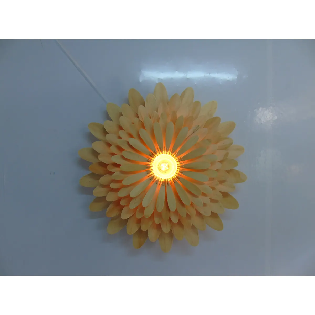 Đèn Ốp Trần Gỗ Cánh Hoa Nghệ Thuật Đèn Ốp Trần Gỗ Cánh Hoa Nghệ Thuật — đèn lồng gỗ Việt Nam | LongDenViet