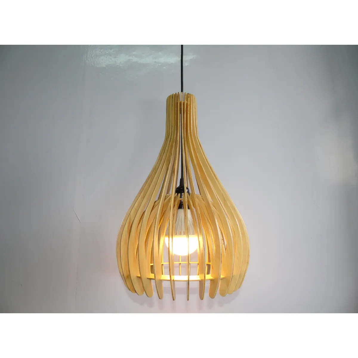 Đèn Thả Gỗ Lưới Đan Hình Giọt Nước Đèn Thả Gỗ Lưới Đan Hình Giọt Nước — đèn thả trần Việt Nam | LongDenViet