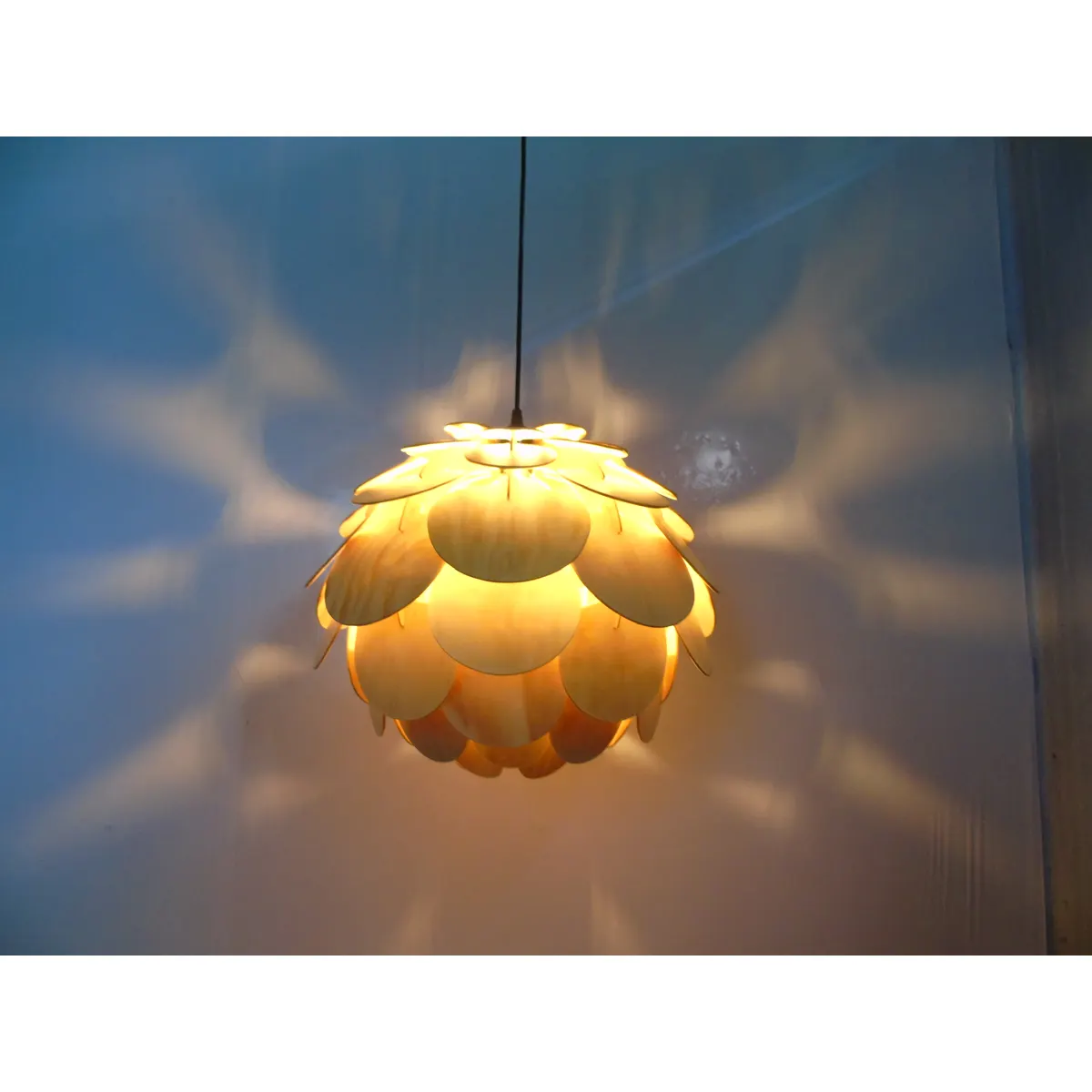 Đèn Thả Gỗ Cánh Hoa Artichoke Ánh Sáng Vàng Đèn Thả Gỗ Cánh Hoa Artichoke Ánh Sáng Vàng — đèn thả trần Việt Nam | LongDenViet