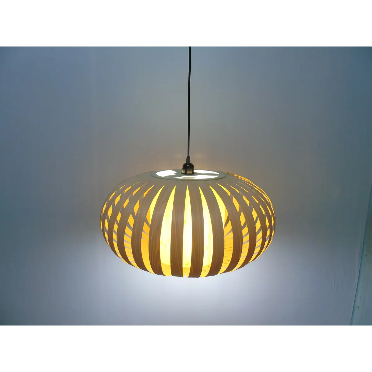 Đèn Thả Gỗ Đĩa Dẹt Sọc Dọc Phòng Ăn Đèn Thả Gỗ Đĩa Dẹt Sọc Dọc Phòng Ăn — đèn thả trần Việt Nam | LongDenViet