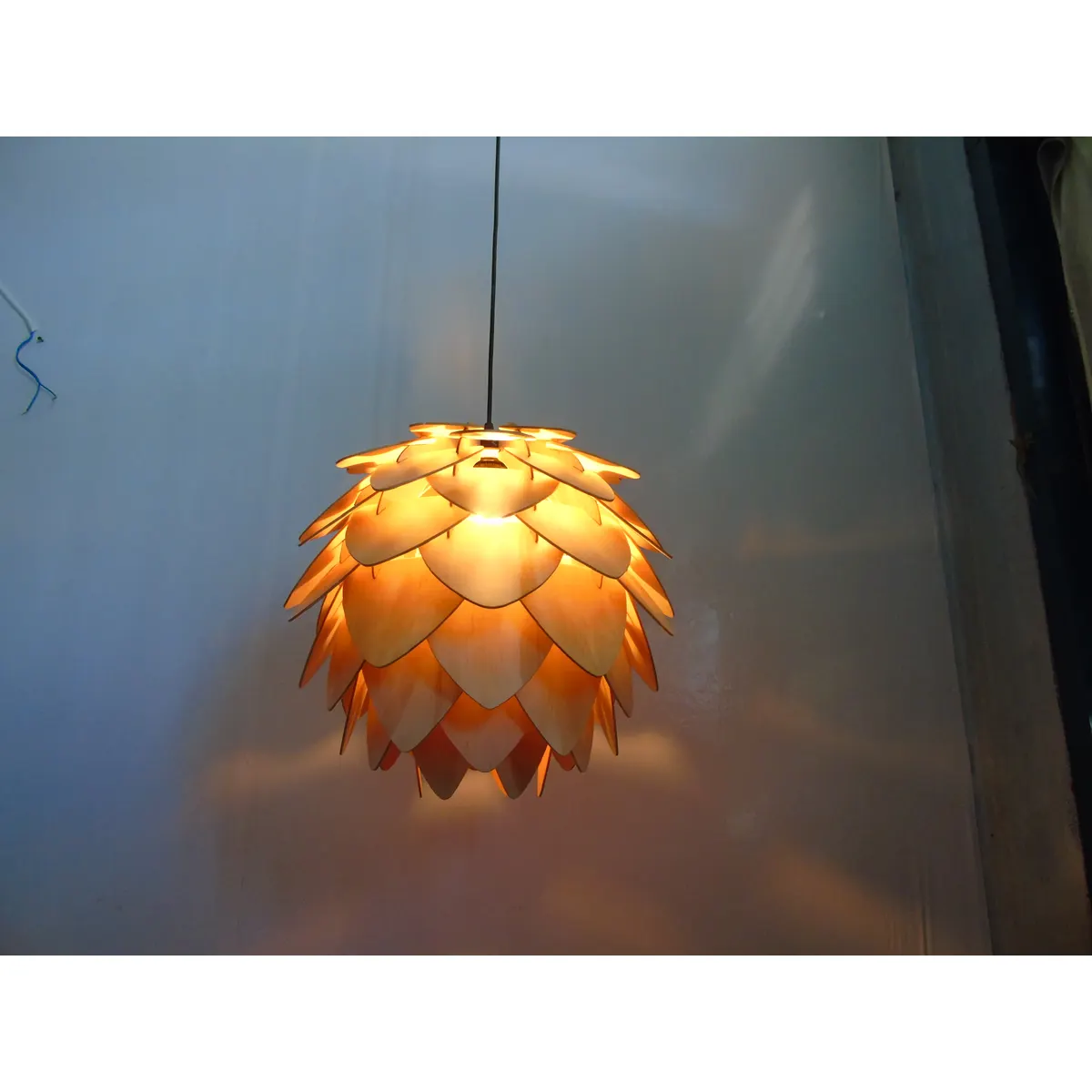 Đèn Thả Gỗ Cánh Hoa Pine Cone Nhọn Đèn Thả Gỗ Cánh Hoa Pine Cone Nhọn — đèn thả trần Việt Nam | LongDenViet