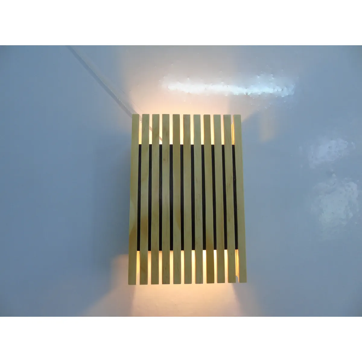 Đèn Áp Tường Gỗ Thanh Ngang Hắt Sáng 2 Chiều Đèn Áp Tường Gỗ Thanh Ngang Hắt Sáng 2 Chiều — đèn lồng gỗ Việt Nam | LongDenViet