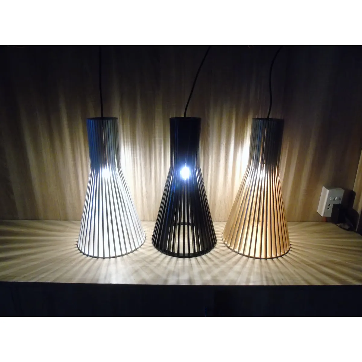 Đèn Thả Gỗ Phễu Tối Quán Bar Nhà Hàng Đèn Thả Gỗ Phễu Tối Quán Bar Nhà Hàng — đèn thả trần Việt Nam | LongDenViet