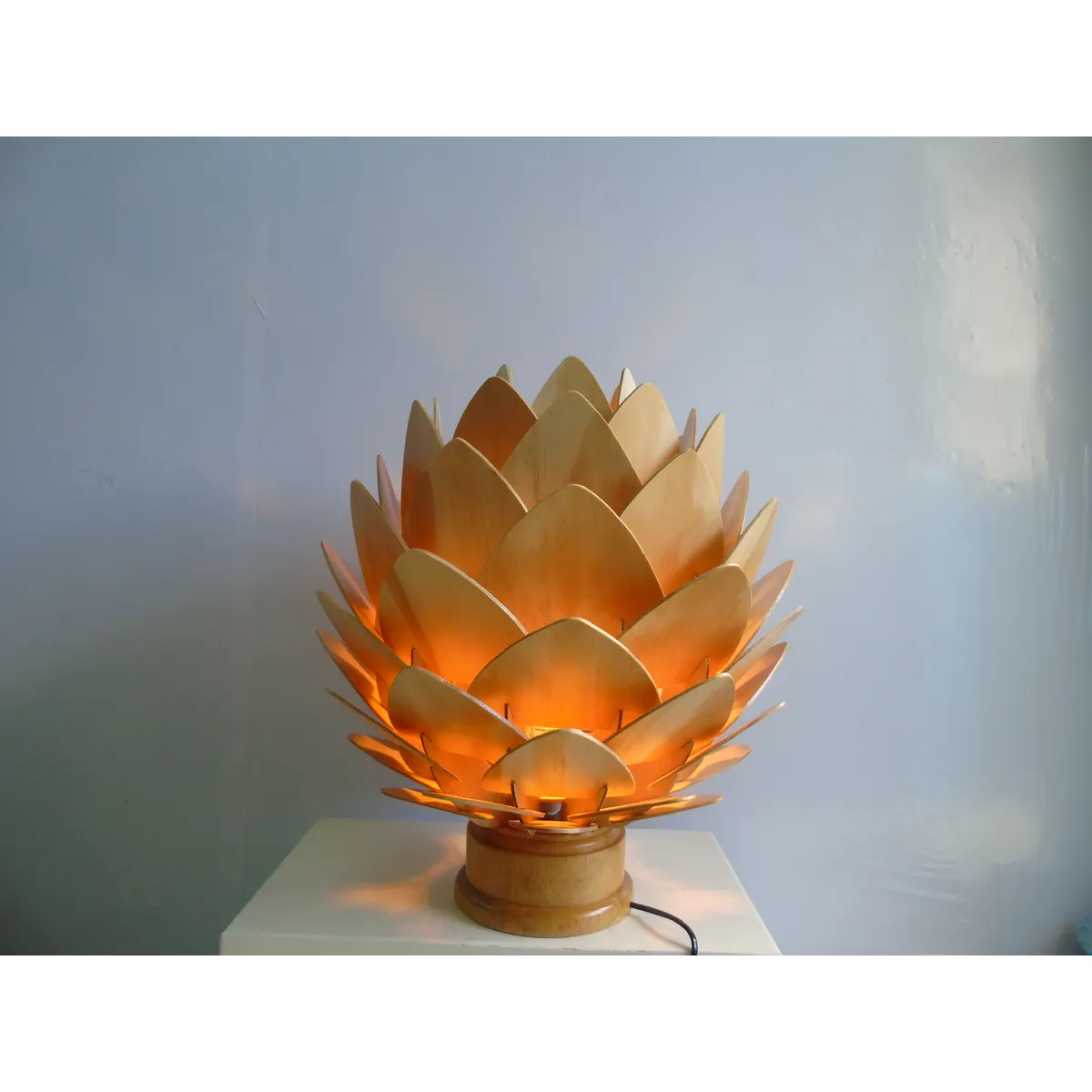 Đèn Bàn Gỗ Cánh Hoa Artichoke Cỡ Lớn Phòng Khách Đèn Bàn Gỗ Cánh Hoa Artichoke Cỡ Lớn Phòng Khách — đèn lồng gỗ Việt Nam | LongDenViet