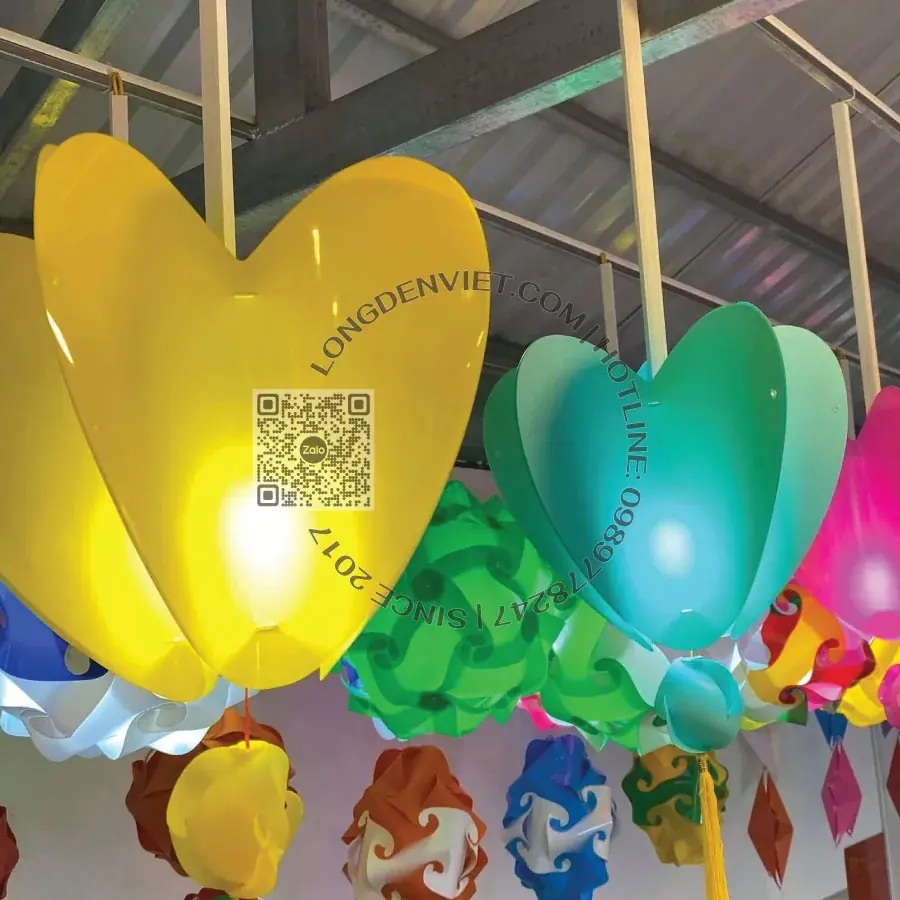 Bộ 10 cái đèn nhựa hình trái tim đủ màu Bộ 10 cái đèn nhựa hình trái tim đủ màu — đèn lồng thủ công Việt Nam | LongDenViet