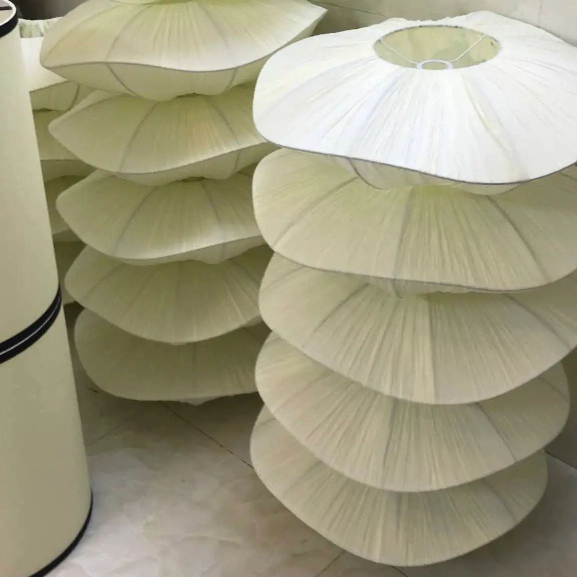 Đèn đĩa bay vải nhăn KH-DTR004 Đèn đĩa bay vải nhăn KH-DTR004 — đèn quán cafe Việt Nam | LongDenViet