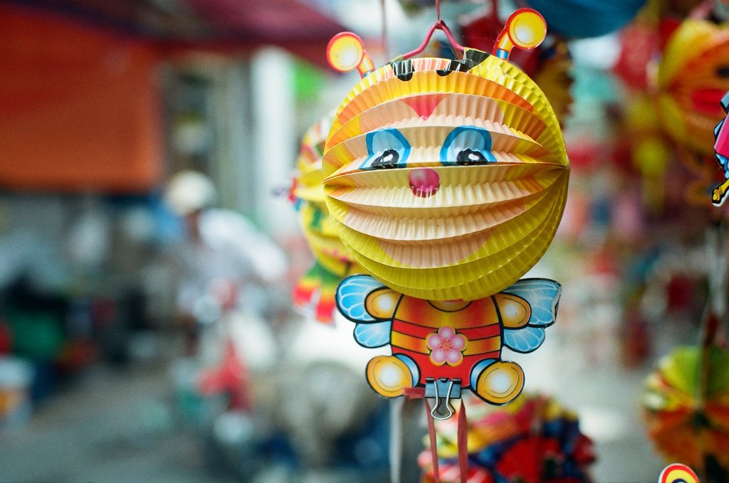 Banner Lồng Đèn Việt. Chuyên cung cấp lồng đèn trung thu 2018; lồng đèn giá rẻ, giá sỉ, lồng đèn giấy, lồng đèn sáng tạo kibu.