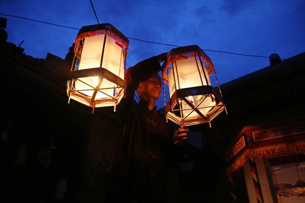 Lồng đèn Hội an - Lồng Đèn kéo quân