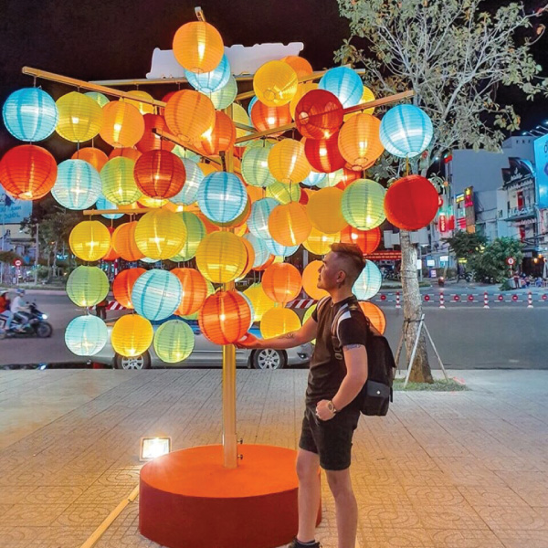 den-long-tron-du-mau