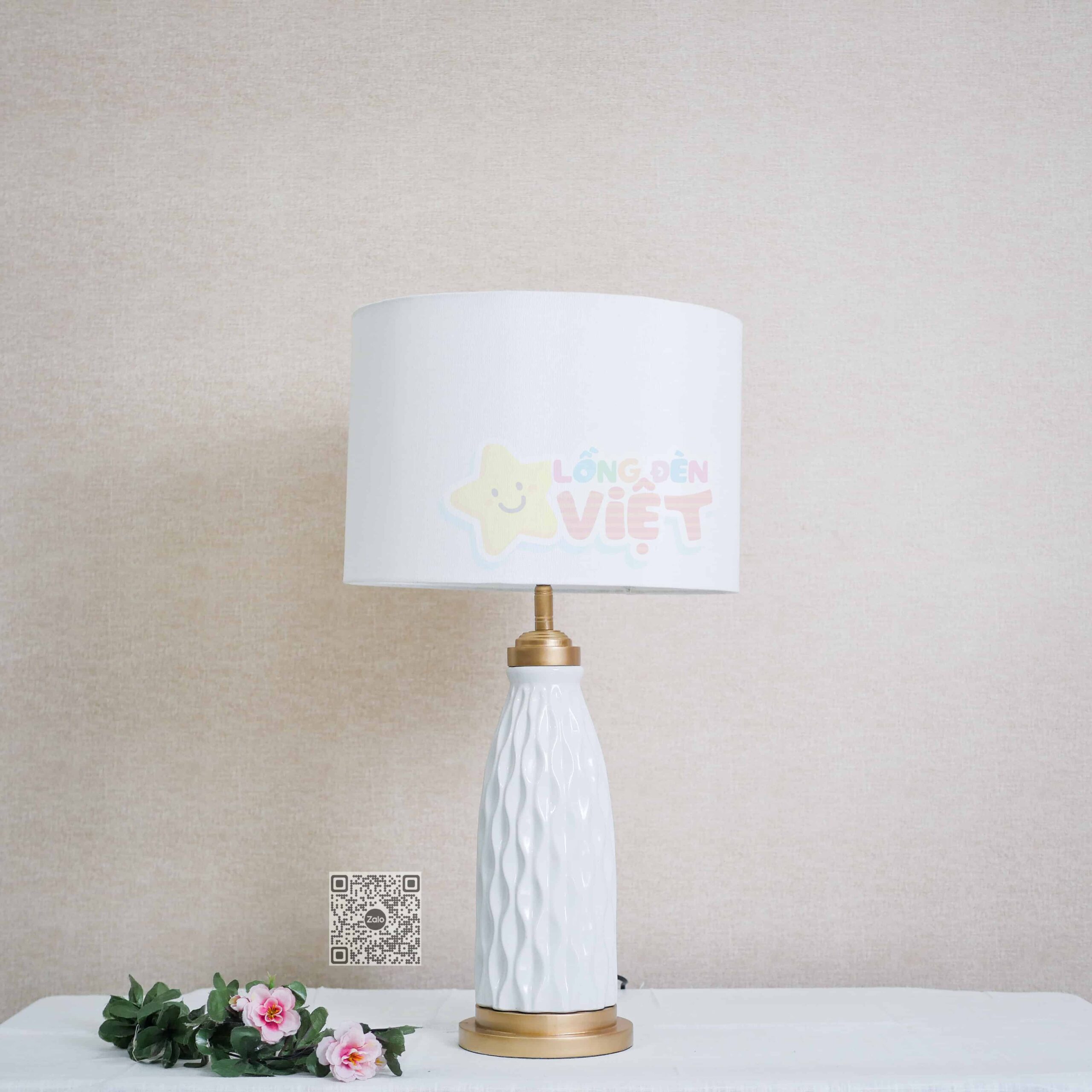 Den-ban-trang-tri326-scaled-1.jpg Den-ban-trang-tri326-scaled-1.jpg